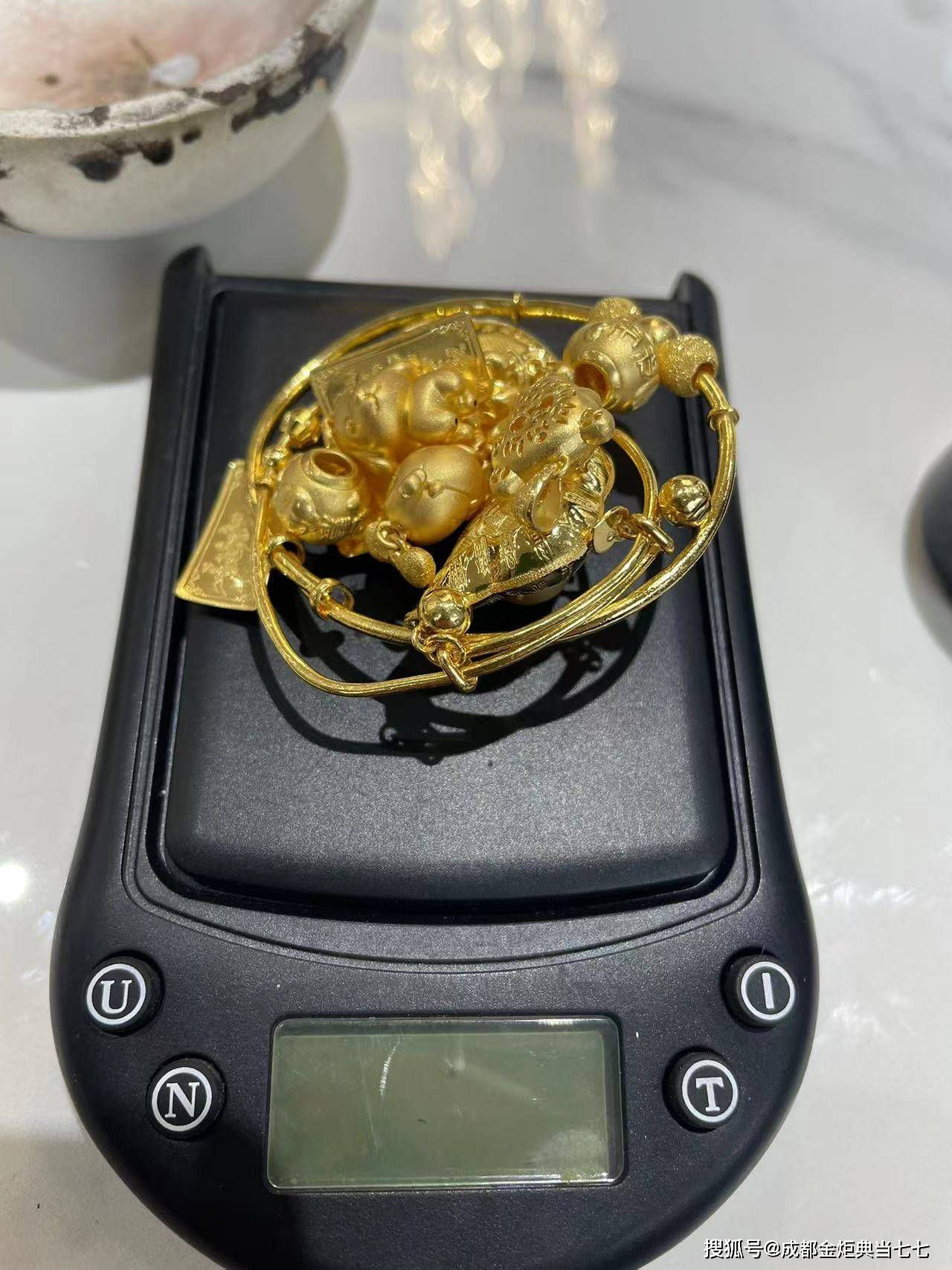 苍南最新24小时上门回收金价方法分析(最方便真实的苍南24小时上门回收黄金方法)